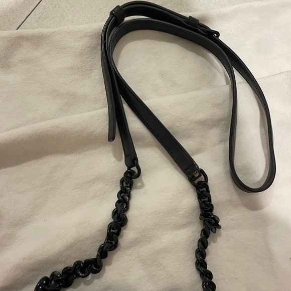 Saint Laurent College Chain Wallet Matelasse Chevron Leather
Black - Picture 5 of 8